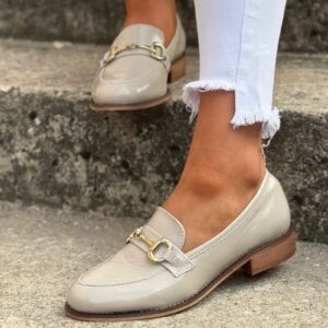 Lakierowane loafersy ANDREA BEŻ skóra naturalna