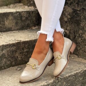 Lakierowane loafersy ANDREA BEŻ skóra naturalna