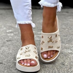 Wygodne klapki CLASSIC CHARM BEIGE skóra naturalna - obrazek 6