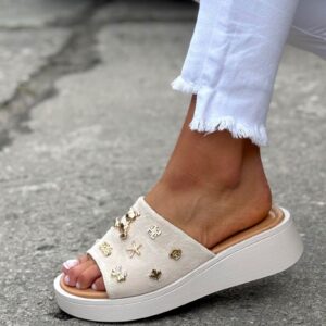 Wygodne klapki CLASSIC CHARM BEIGE skóra naturalna - obrazek 5