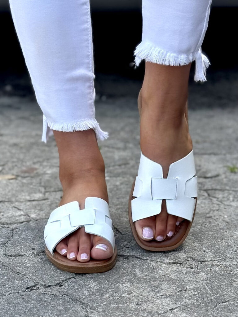 Stylowe klapki ORMES WHITE skóra naturalna - obrazek 3