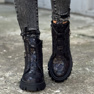 Skórzane botki LIORA BLACK PRINT na traperkowej podeszwie
