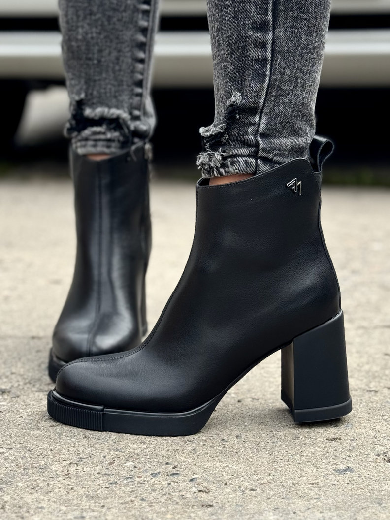 Zgrabne botki ELEGANCE black na obcasie skóra naturalna