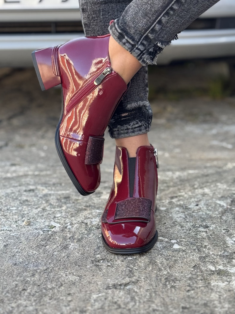 Zgrabne ocieplane botki FIORELLA RED skóra naturalna lakier - obrazek 5