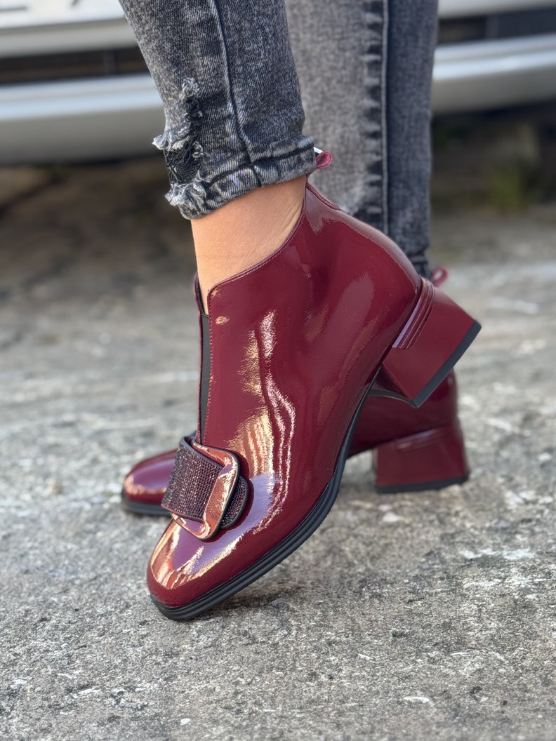 Zgrabne ocieplane botki FIORELLA RED skóra naturalna lakier - obrazek 6