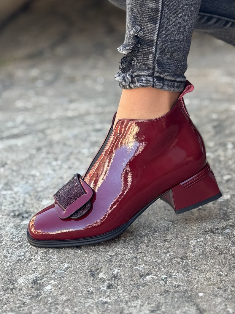 Zgrabne ocieplane botki FIORELLA RED skóra naturalna lakier - obrazek 7