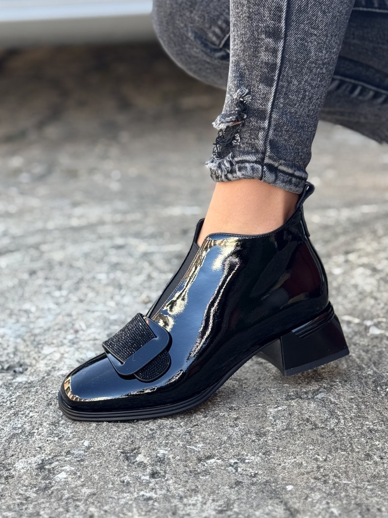 Zgrabne ocieplane botki FIORELLA BLACK skóra naturalna lakier - obrazek 7