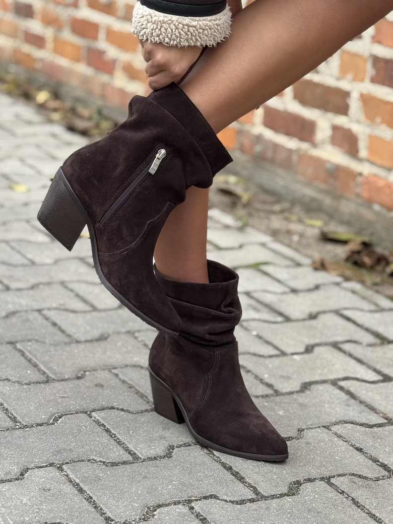 BOTKI KOWBOJKI KAZADII MANUELA CHOCO na obcasie z marszczoną cholewką skóra naturalna - obrazek 7