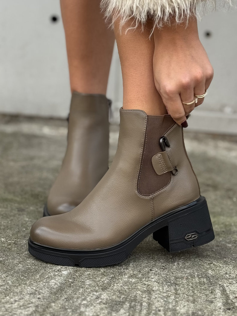 Botki MAVEN TAUPE na traperkowej podeszwie - obrazek 4