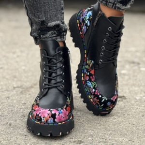Botki RUST FLOWER BLACK MULTI na traperkowej podeszwie skóra naturalna
