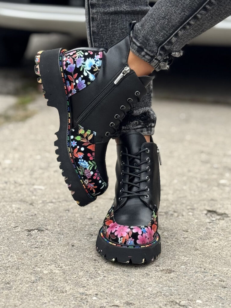 Botki RUST FLOWER BLACK MULTI na traperkowej podeszwie skóra naturalna - obrazek 6