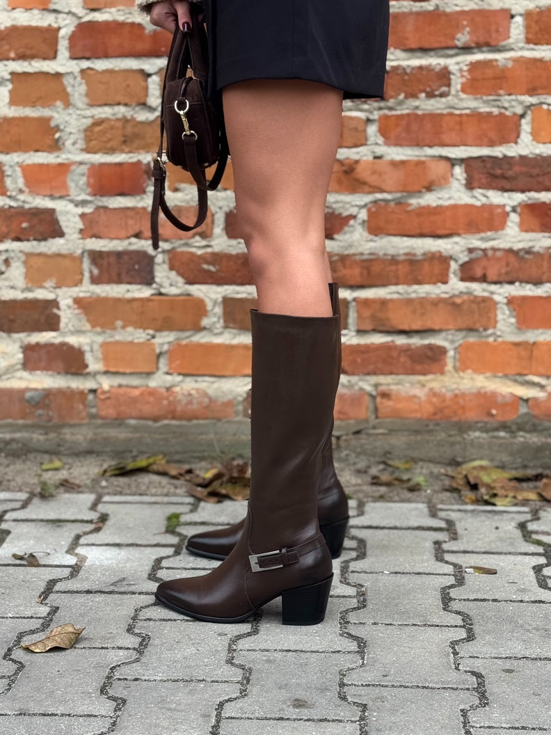 Czekoladowe kozaki KAZADII ALORA na obcasie skóra naturalna - obrazek 7