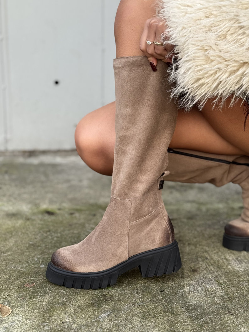 Mega lekkie botki KAZADII GEORGINA TAUPE z cholewką przed kolano skóra naturalna - obrazek 5
