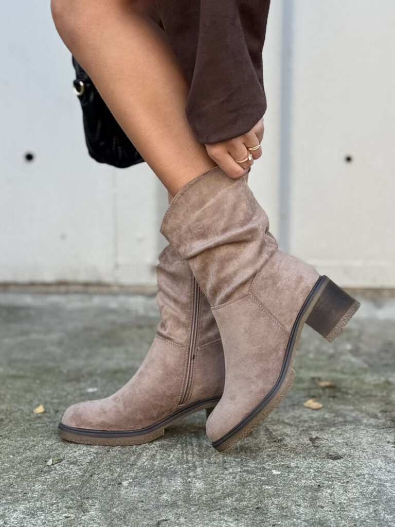 Modne botki ISMENA BEIGE z marszczoną cholewką - obrazek 8