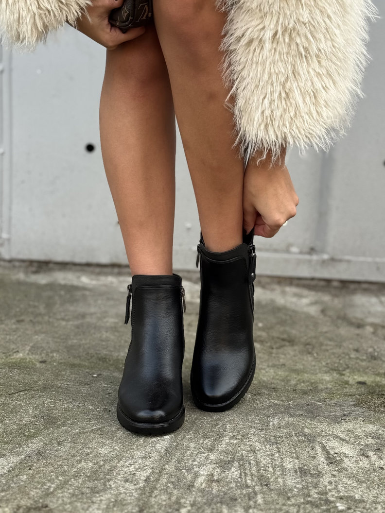 Zgrabne botki COSTA BLANCA BLACK na obcasie - obrazek 3