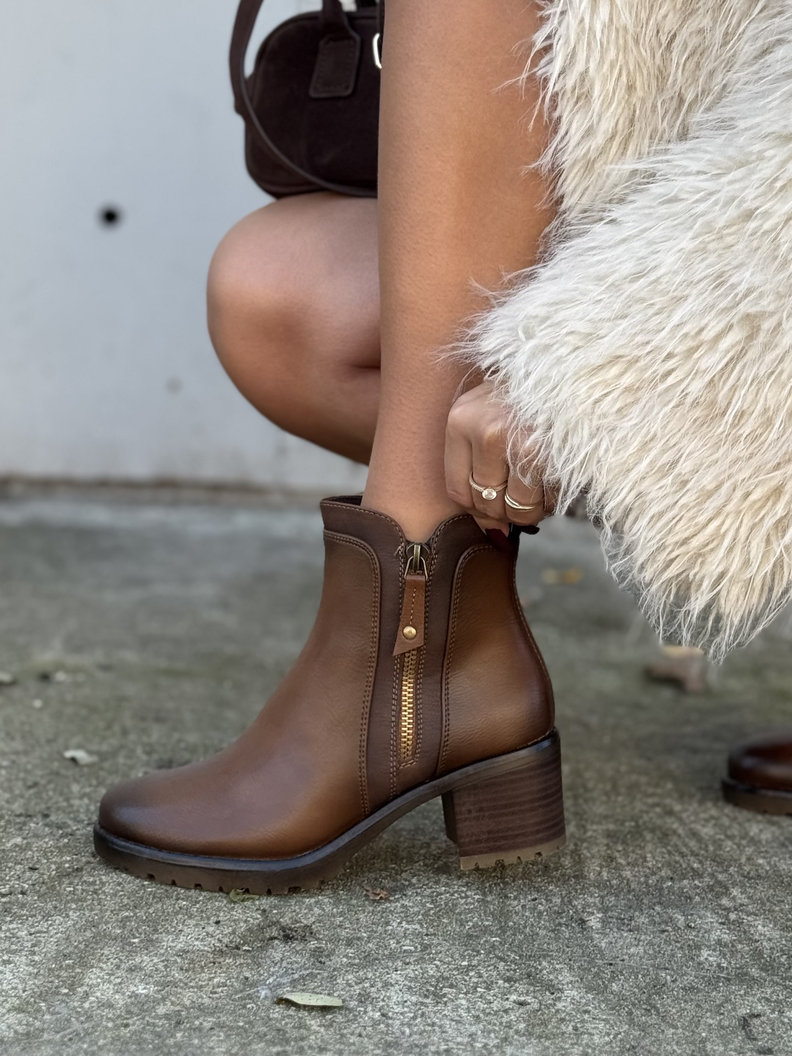 Zgrabne botki COSTA BLANCA BROWN na obcasie