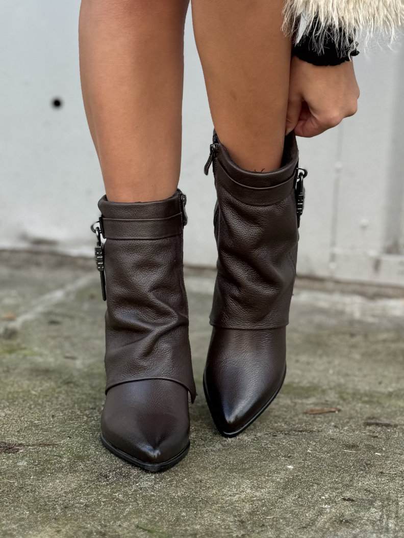 Zgrabne botki KAZADII ARIZONA CHOCO na obcasie skóra naturalna - obrazek 4