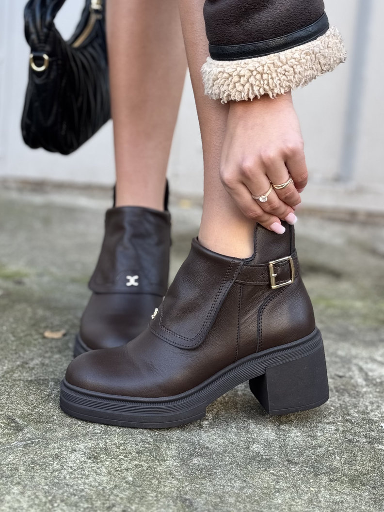 Zgrabniutkie botki KAZADII CANNES CHOCO skóra naturalna lico