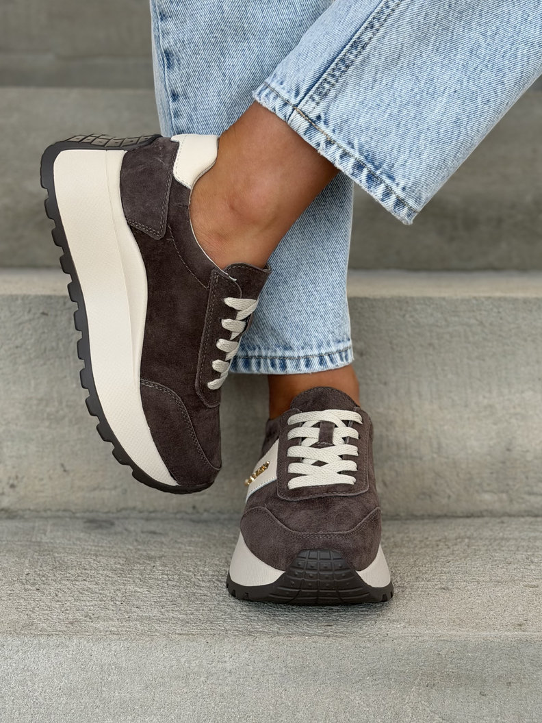 Lekkie jak piórko sneakersy SAVIA CHOCO na wyższej podeszwie skóra naturalna - obrazek 6