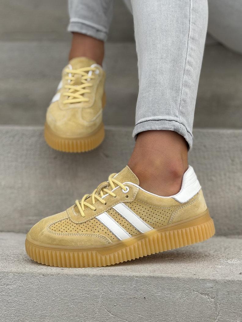 Wygodne trampki SUMMER WALK YELLOW na wyższej podeszwie ze skóry naturalnej