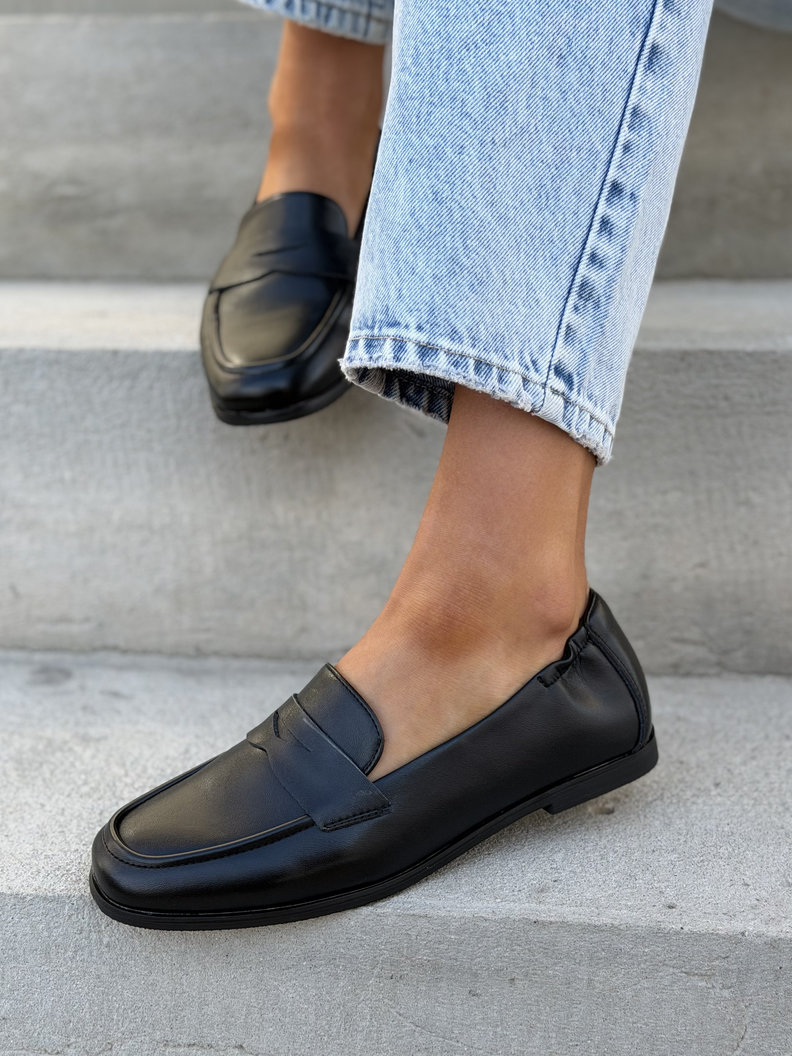 Zgrabne mokasyny CLLOE BLACK skóra naturalna