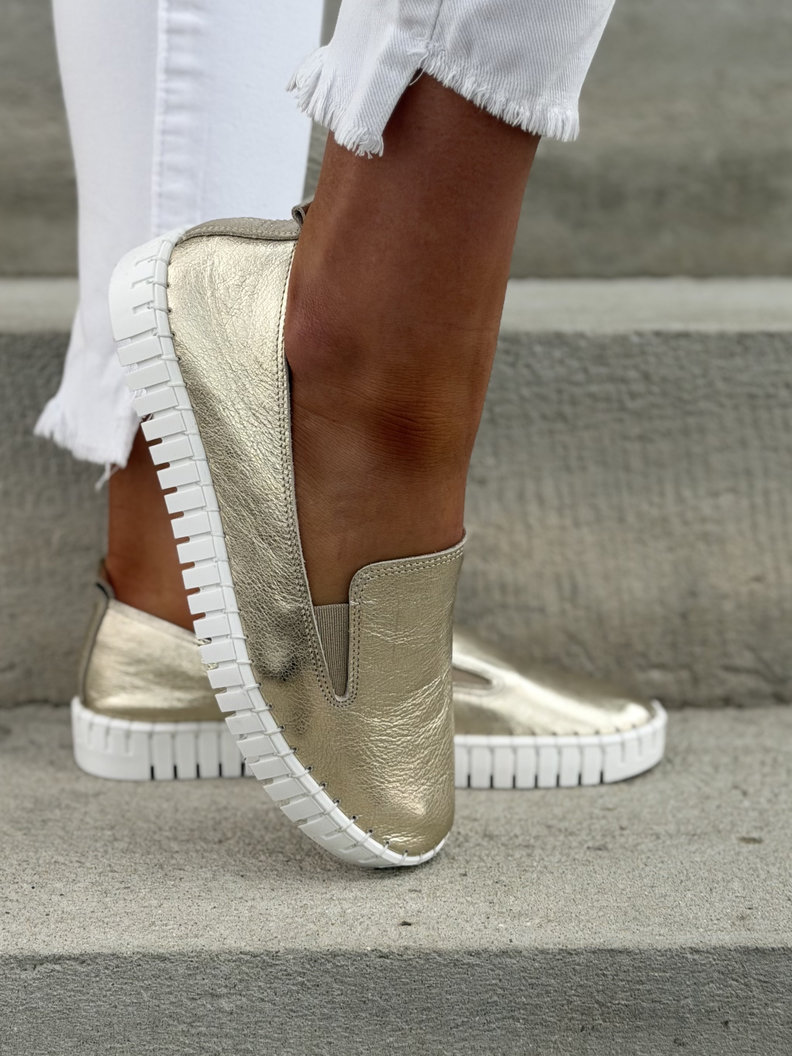 LEKKIE SLIP'ONY KAZADII CALIOS GOLD skóra naturalna