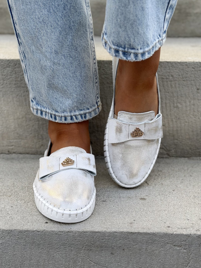 LEKKIE SLIP'ONY KAZADII SOFTIA WHITE GOLD KOKARDA skóra naturalna - obrazek 3