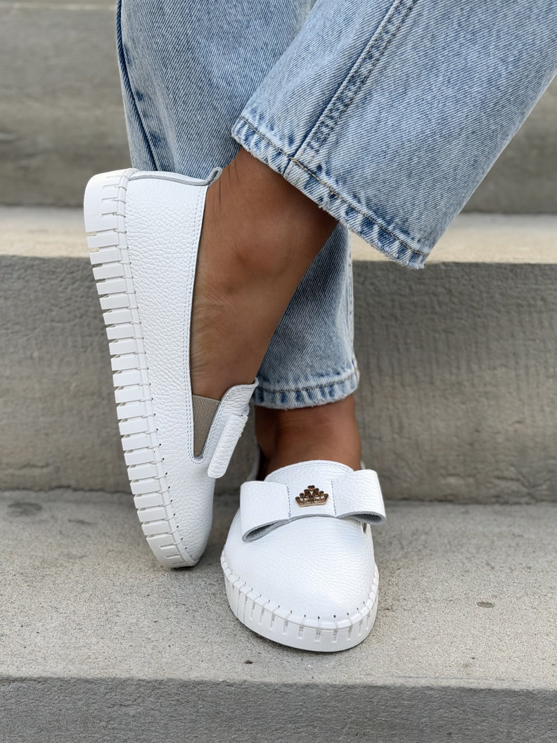 LEKKIE SLIP'ONY KAZADII SOFTIA WHITE KOKARDA skóra naturalna - obrazek 7