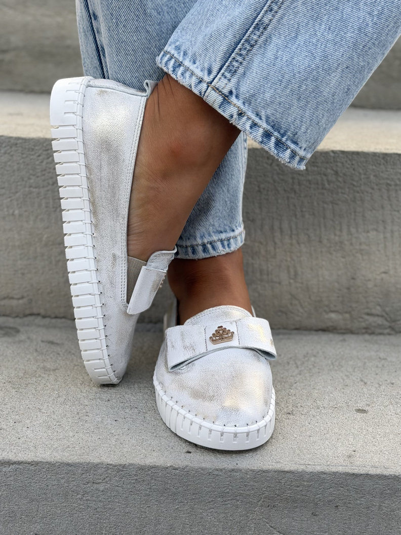 LEKKIE SLIP'ONY KAZADII SOFTIA WHITE GOLD KOKARDA skóra naturalna - obrazek 7