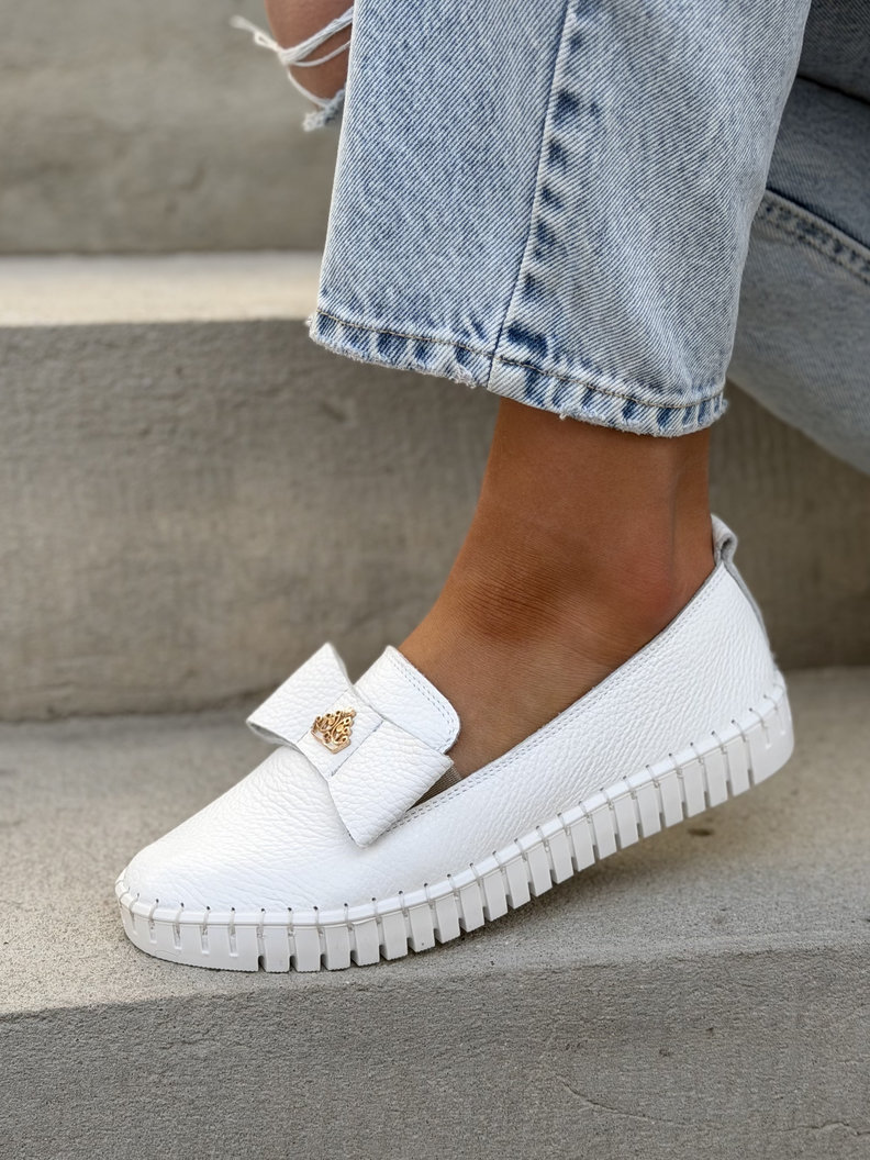 LEKKIE SLIP'ONY KAZADII SOFTIA WHITE KOKARDA skóra naturalna - obrazek 6