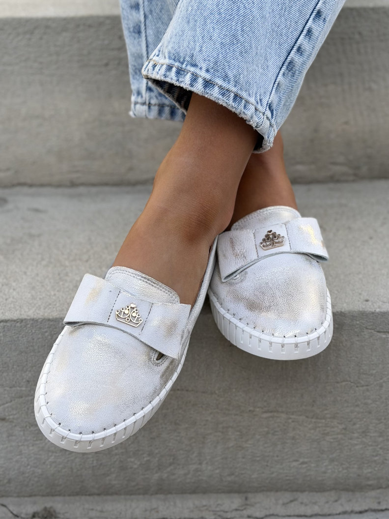 LEKKIE SLIP'ONY KAZADII SOFTIA WHITE GOLD KOKARDA skóra naturalna - obrazek 4