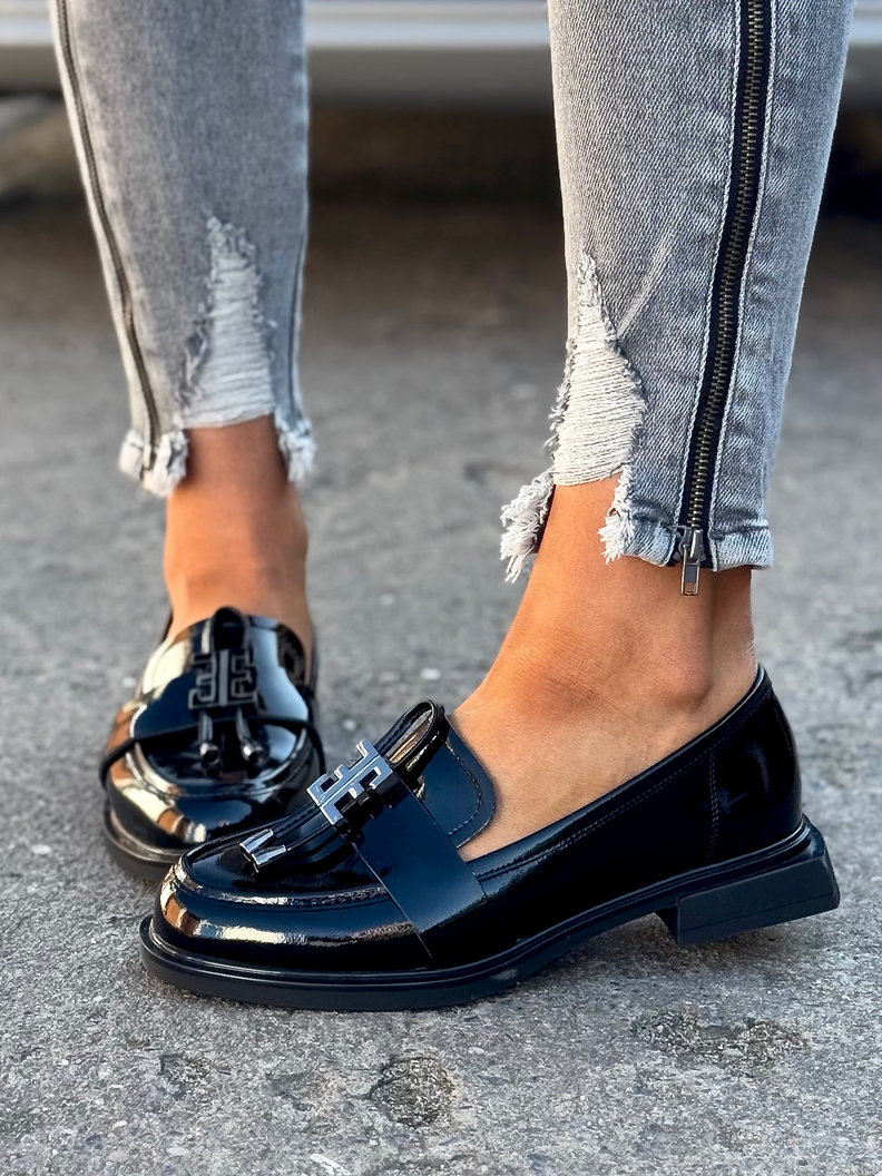 ZGRABNE LAKIEROWANE MOKASYNY SOFIO BLACK skóra naturalna