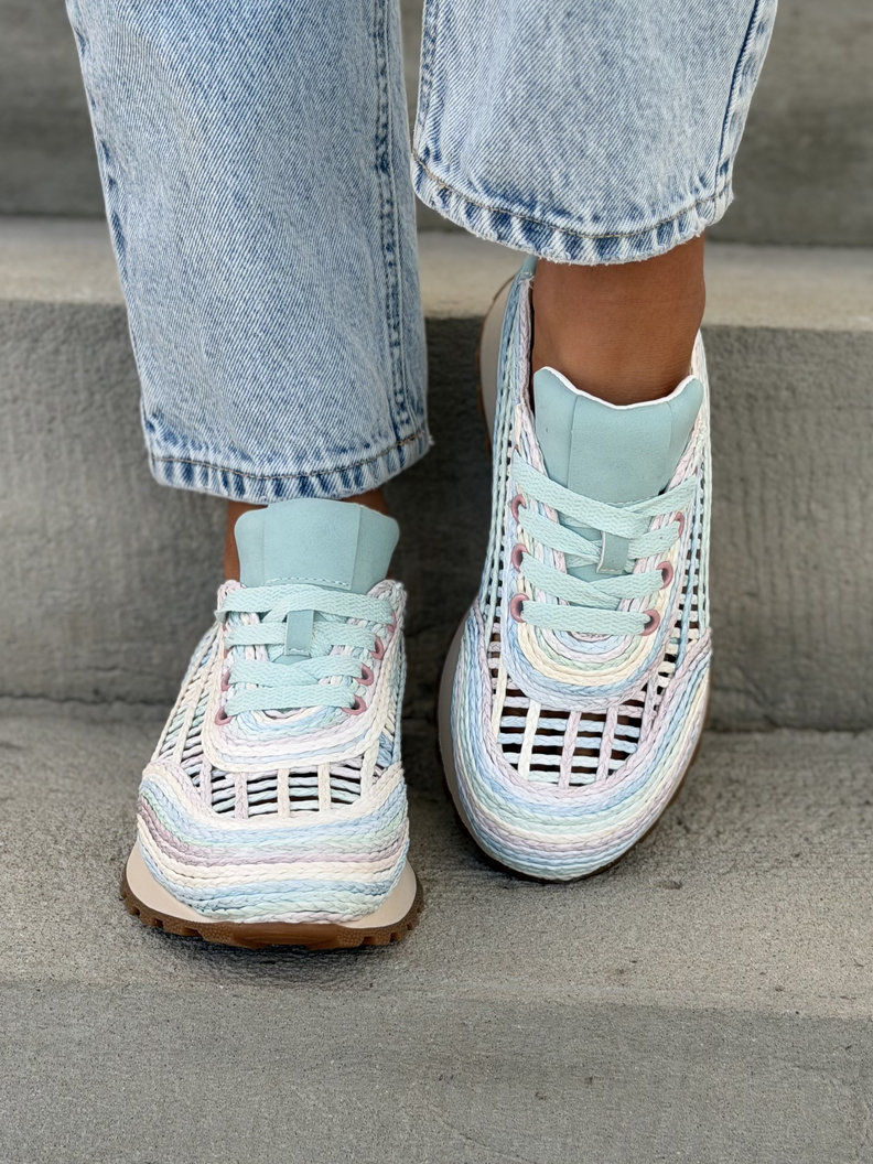 Sneakersy LANZAROTE BLUE ażurowe na wyższej podeszwie - obrazek 4