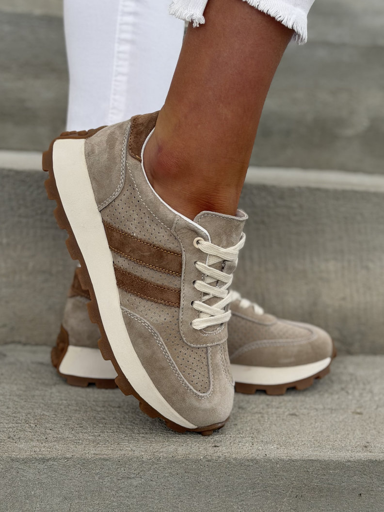 Lekkie jak piórko sneakersy COMO BEIGE CAMEL skóra naturalna