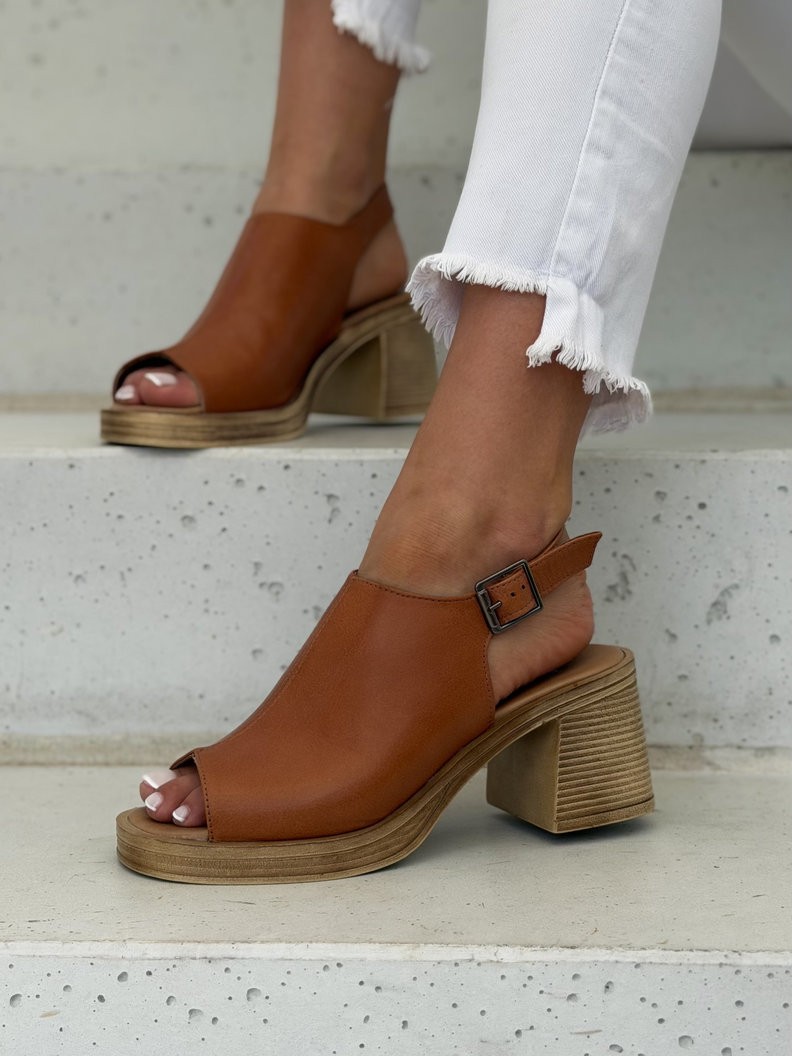 Damskie skórzane sandały na słupku camel komfortowe 6cm SELMORA