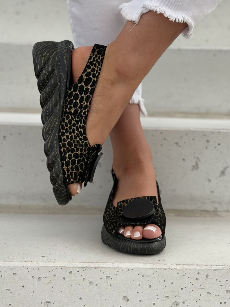 Damskie skórzane sandały na koturnie comfort ETTIA czarno złote - obrazek 5
