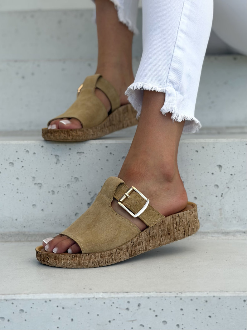 Skórzane klapki damskie KAZADII MADERA z klamrą camel polska produkcja - obrazek 5