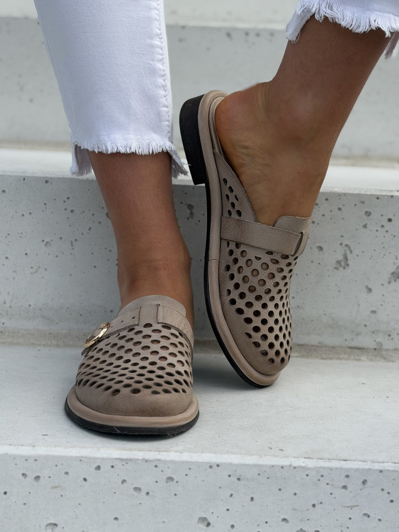 Skórzane ażurowe klapki barefoot KAZADII VELOURA beige polska produkcja - obrazek 5