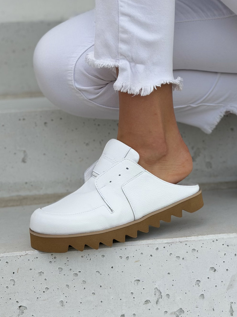 Białe skórzane klapki BAREFOOT KAZADII AERIS skóra naturalna polska produkcja - obrazek 3