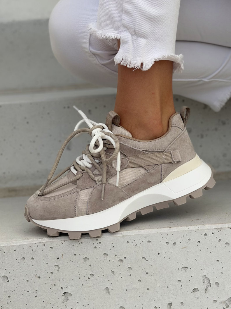 Skórzane lekkie sneakersy na wyższej podeszwie TREKKA BEIGE - obrazek 7
