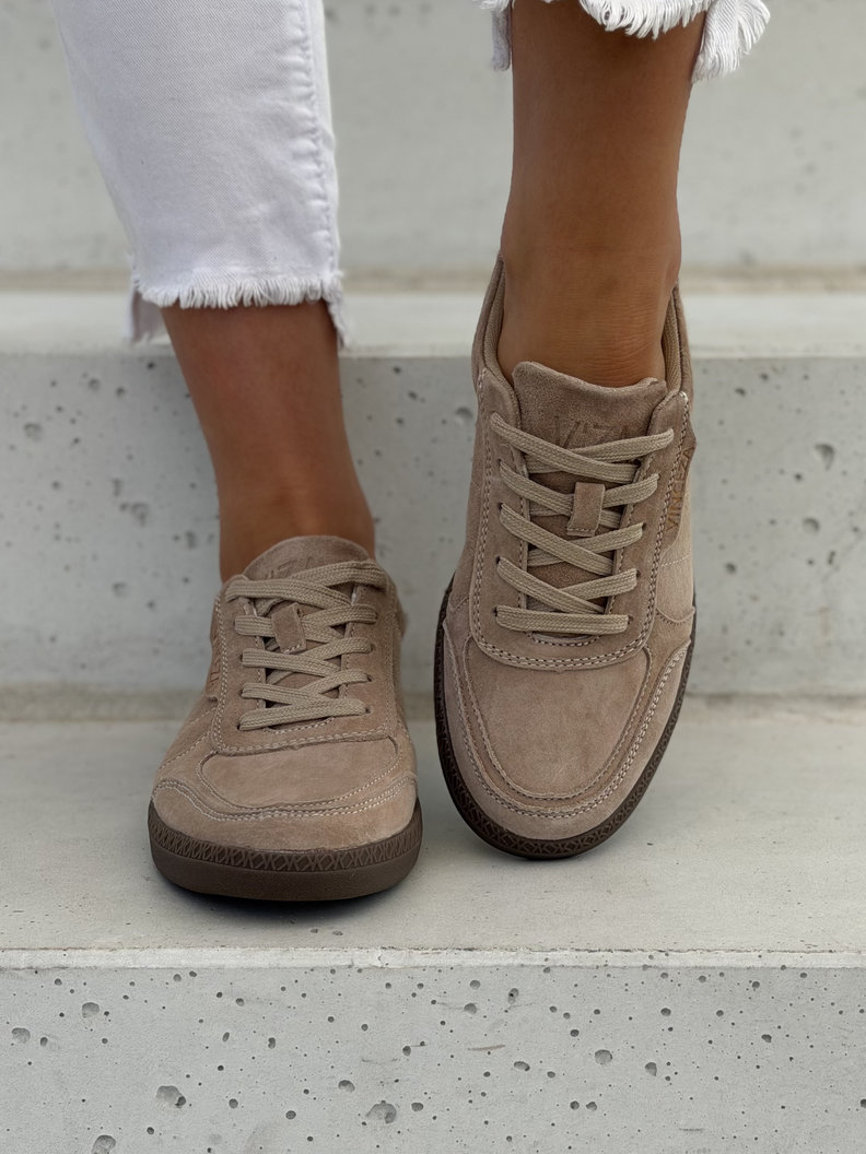 Skórzane trampki damskie na lekkiej platformie MIA beige - obrazek 3