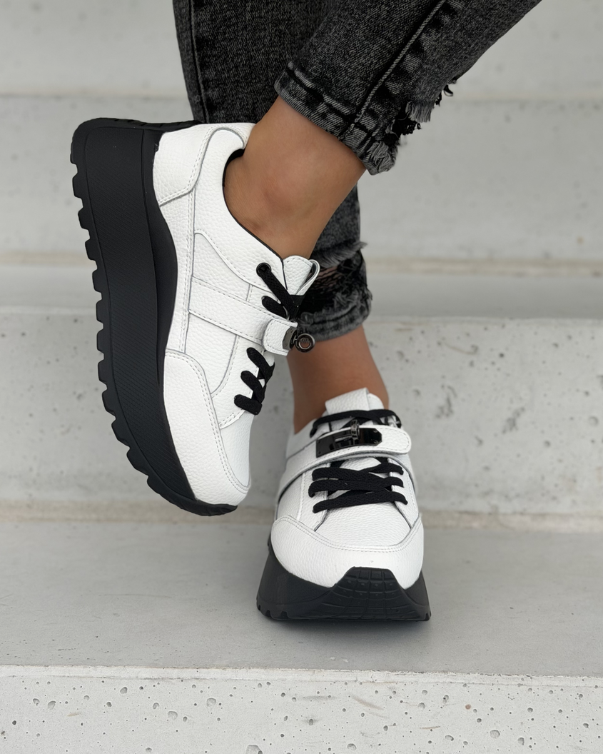 Sneakersy damskie Monéa białe z ozdobną klamrą skóra naturalna - obrazek 4