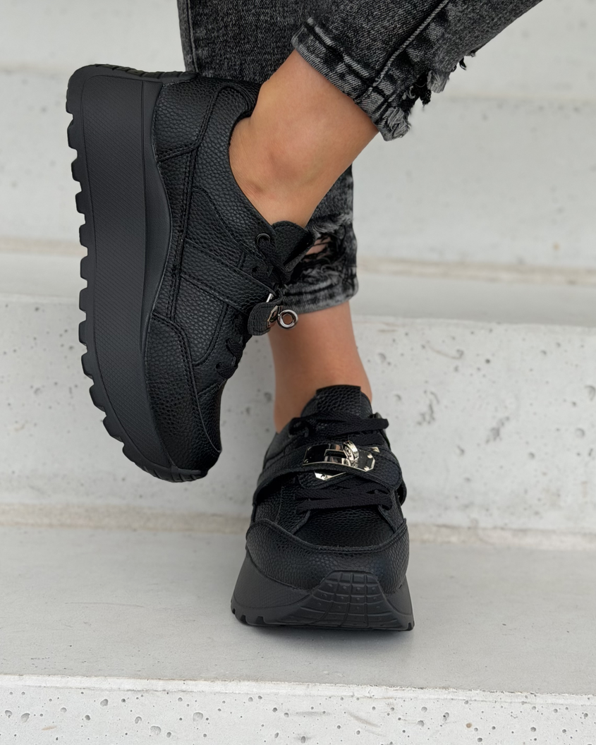 Sneakersy damskie Monéa czarne z ozdobną klamrą skóra naturalna - obrazek 4