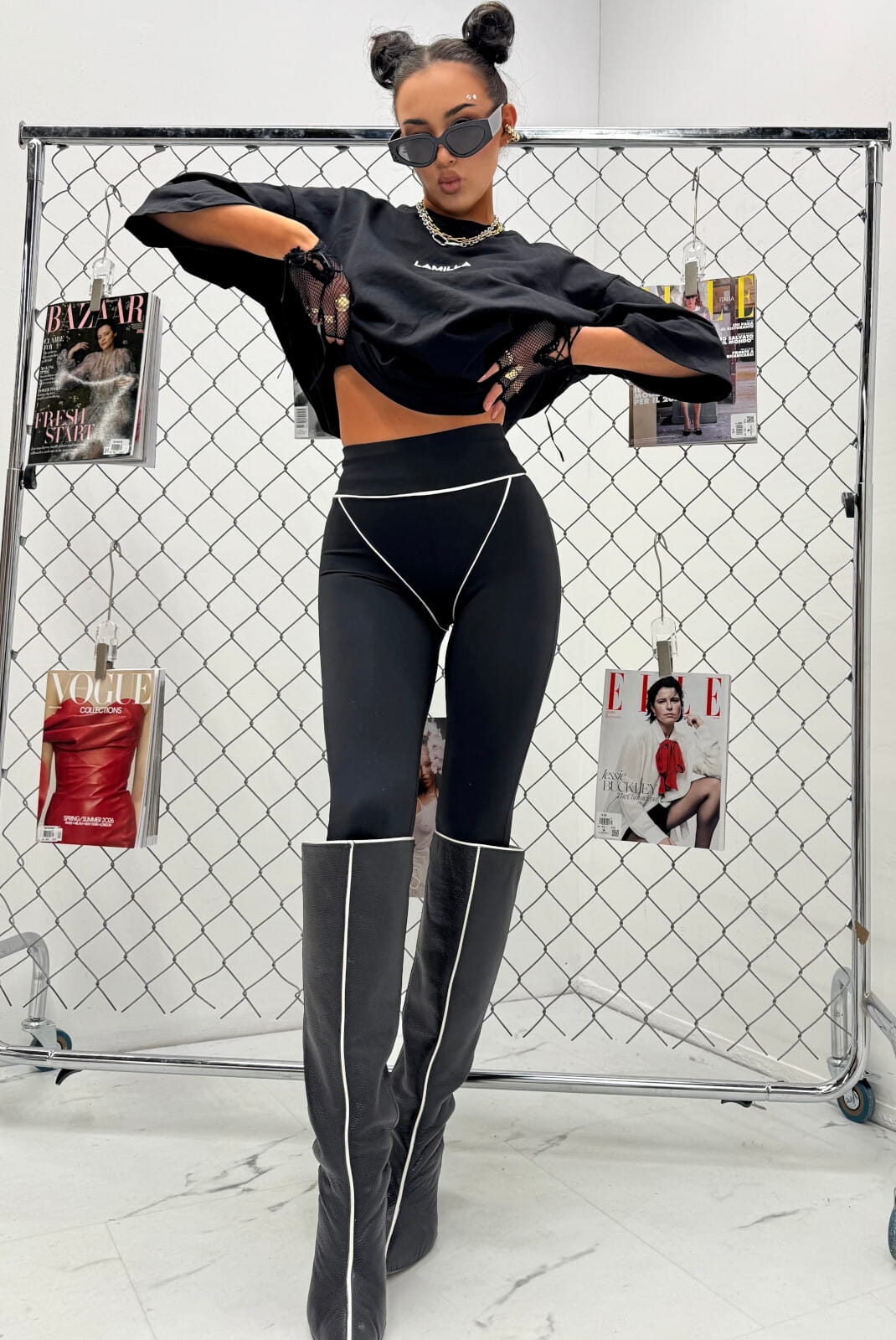 Czarne legginsy modelujące LA MILLA kontrastowe przeszycia polska produkcja - obrazek 5
