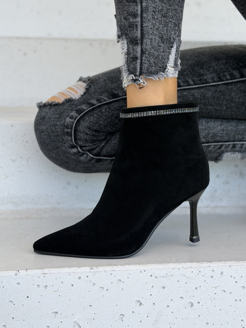 Skórzane ocieplane botki na obcasie REVIA BLACK SUEDE